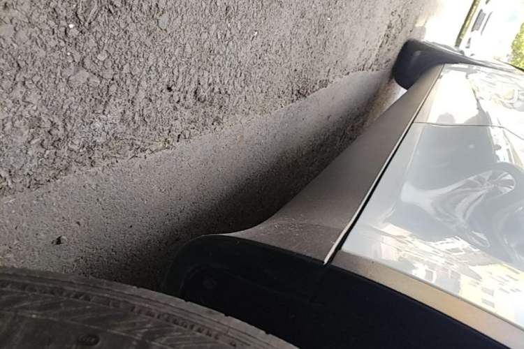 Used Tesla Model Y 2023 Rear-Wheel-Drive Version Left Side Sill
