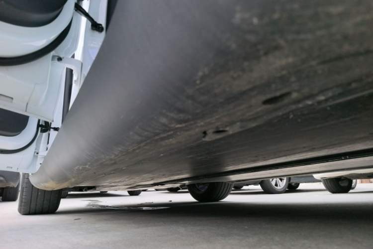 Used Tesla Model Y 2023 Rear-Wheel-Drive Version Left Side Sill