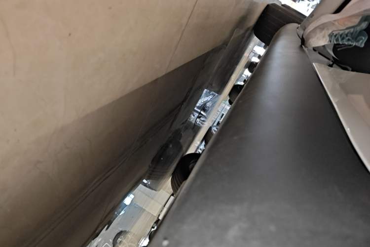 Used Tesla Model Y 2023 Rear-Wheel-Drive Version Left Side Sill