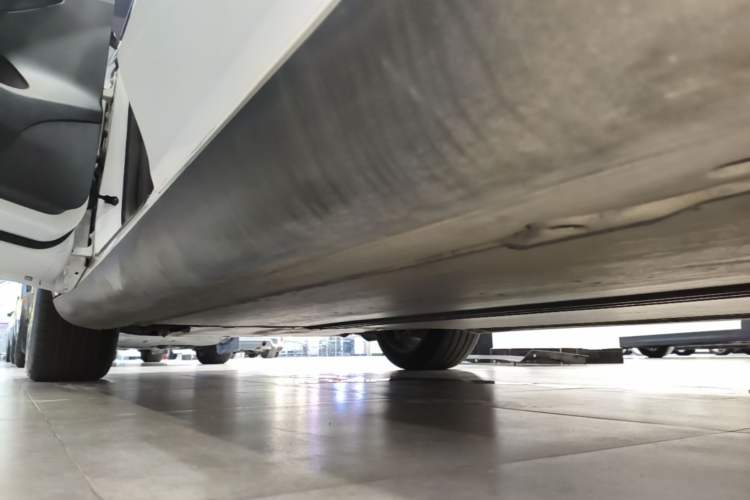Used Tesla Model Y 2023 Long-Range All-Wheel-Drive Version Left Side Sill
