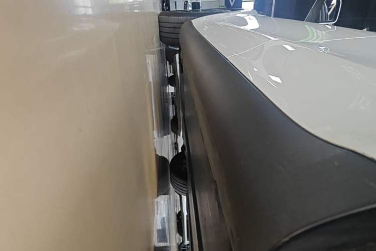 Used Tesla Model Y 2023 Rear-Wheel-Drive Version Left Side Sill