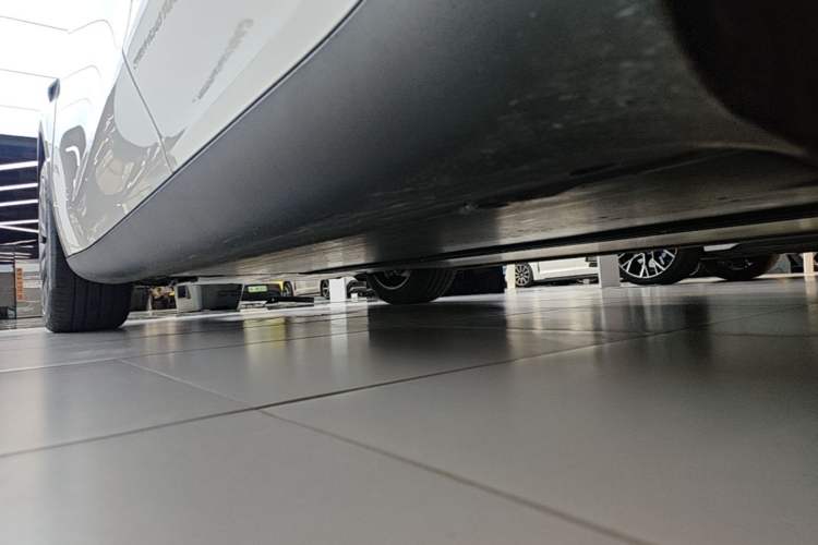 Used Tesla Model Y 2023 Rear-Wheel-Drive Version Left Side Sill