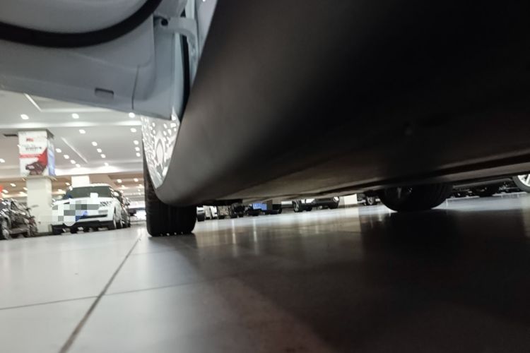 Used Tesla Model Y 2023 High-Performance All-Wheel-Drive Version Left Side Sill