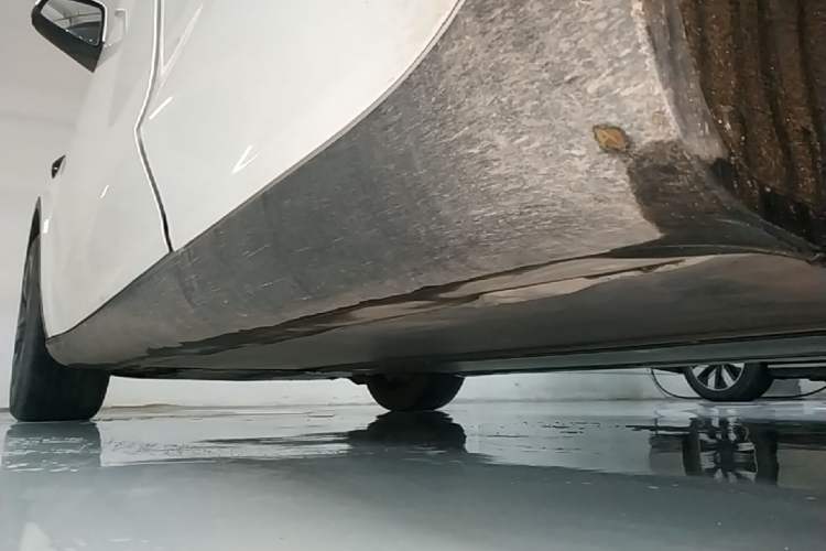 Used Tesla Model Y 2023 Long-Range All-Wheel-Drive Version Left Side Sill