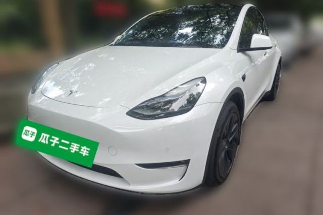 Tesla Model Y 2023 Long-Range All-Wheel-Drive Version с пробегом
