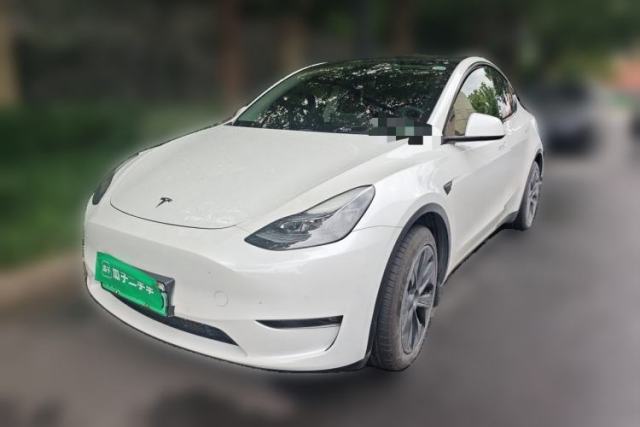 Used Tesla Model Y 2023 Long-Range All-Wheel-Drive Version