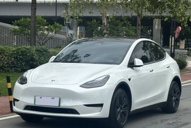 Tesla Model Y 2023 Rear-Wheel-Drive Version de segunda mano