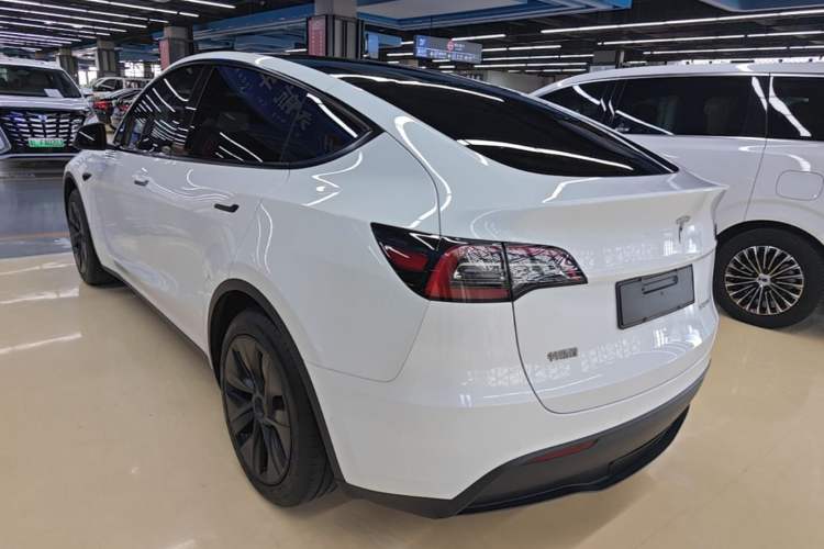 Used Tesla Model Y 2023 Rear-Wheel-Drive Version Rear Left 45 Deg