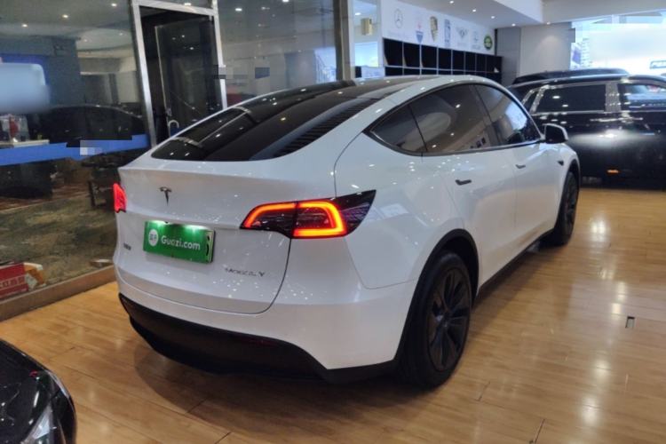Used Tesla Model Y 2023 Rear-Wheel-Drive Version Rear Right 45 Deg