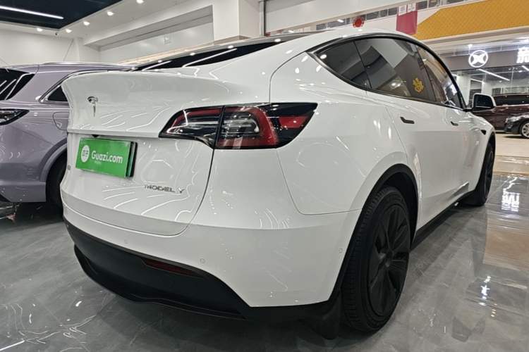 Used Tesla Model Y 2023 Rear-Wheel-Drive Version Rear Right 45 Deg