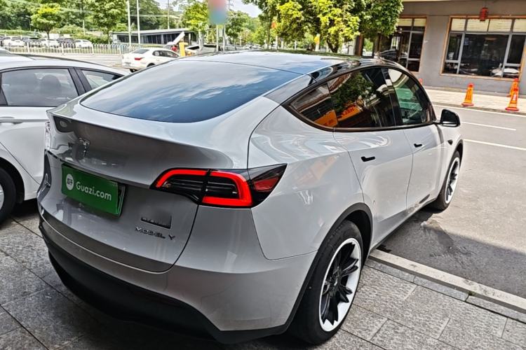 Used Tesla Model Y 2023 Rear-Wheel-Drive Version Rear Right 45 Deg