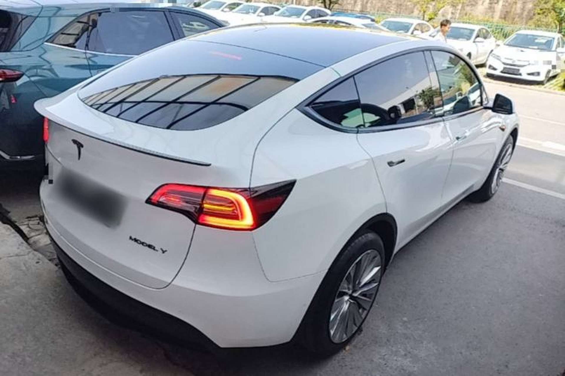 Used Tesla Model Y 2023 Rear-Wheel-Drive Version Rear Right 45 Deg