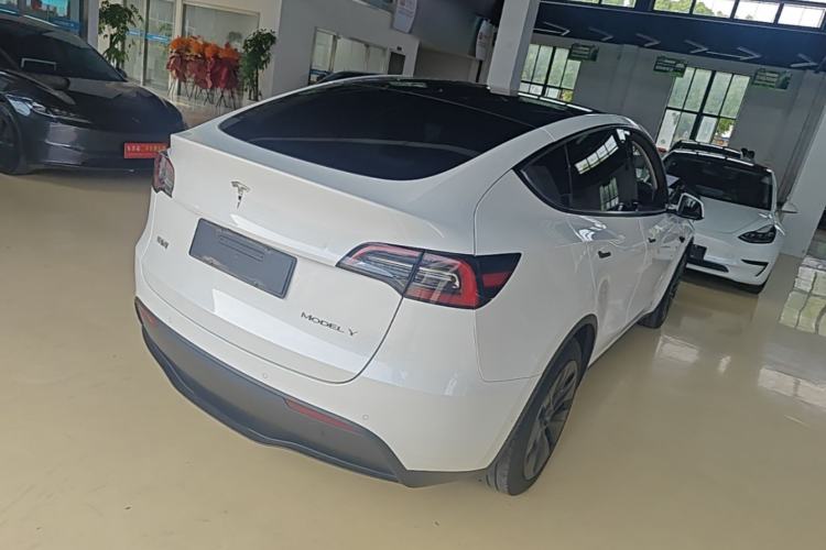 Used Tesla Model Y 2023 Rear-Wheel-Drive Version Rear Right 45 Deg