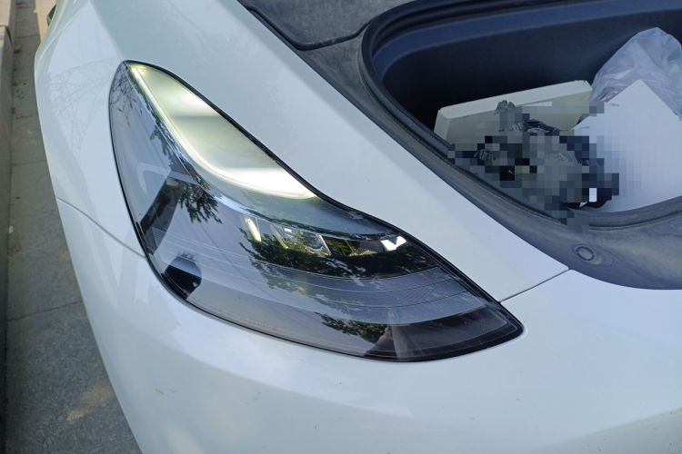 Used Tesla Model Y 2023 Long-Range All-Wheel-Drive Version Right Front Headlight