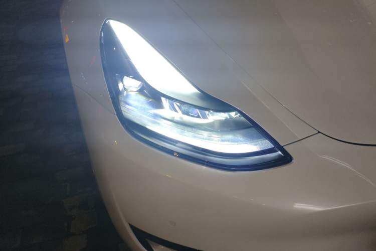 Used Tesla Model Y 2023 Rear-Wheel-Drive Version Right Front Headlight