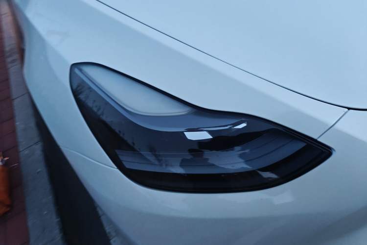 Used Tesla Model Y 2023 Rear-Wheel-Drive Version Right Front Headlight