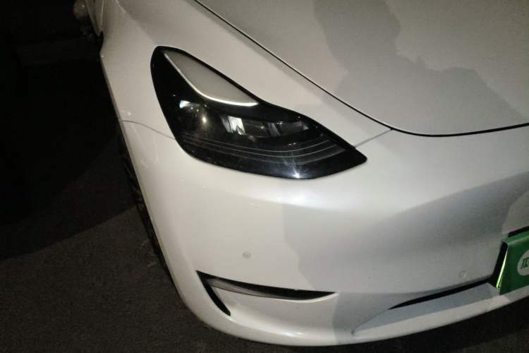 Used Tesla Model Y 2023 Long-Range All-Wheel-Drive Version Right Front Headlight
