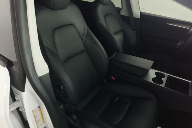 Used Tesla Model Y 2023 High-Performance All-Wheel-Drive Version Right Front Seat