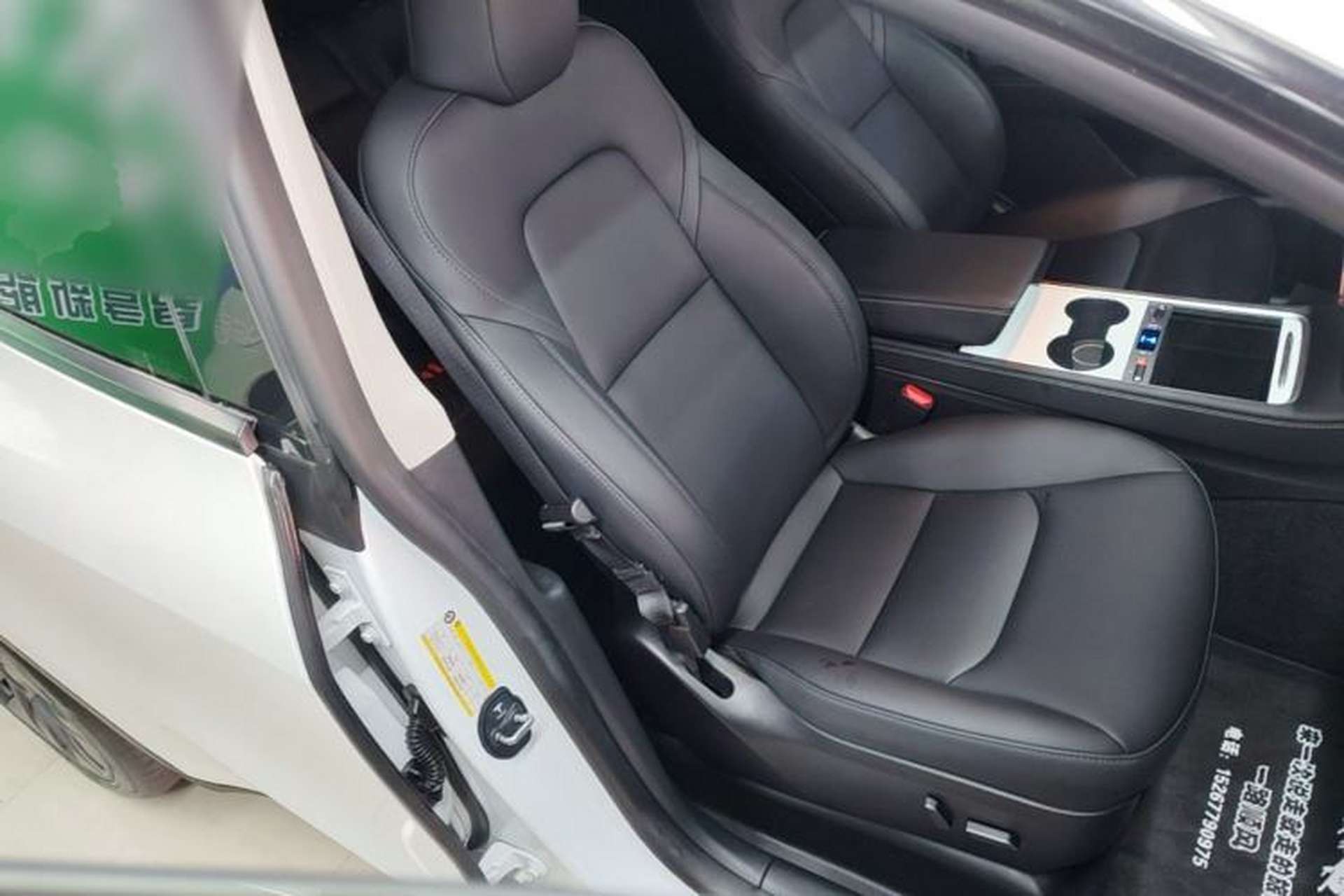 Used Tesla Model Y 2023 Rear-Wheel-Drive Version Right Front Seat