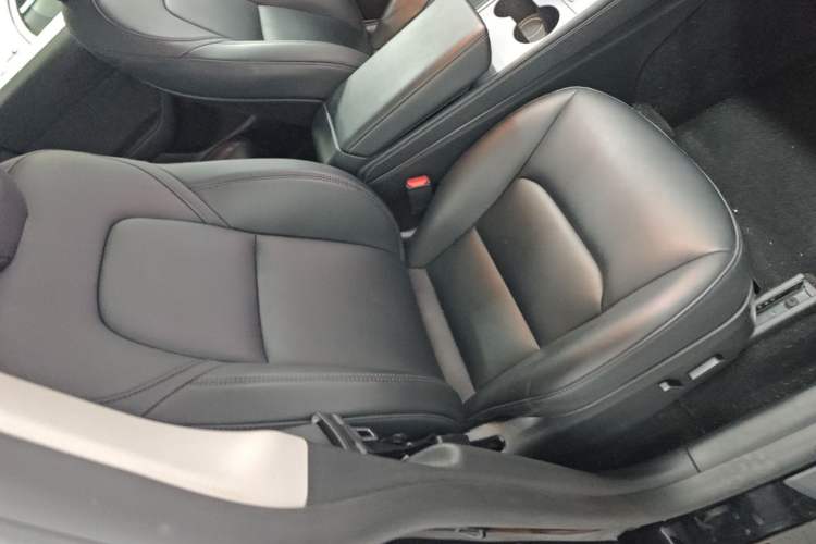 Used Tesla Model Y 2023 Rear-Wheel-Drive Version Right Front Seat