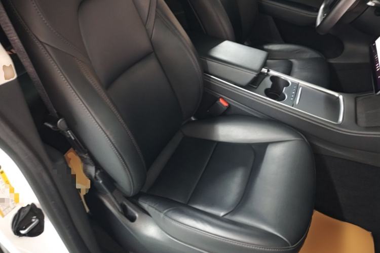 Used Tesla Model Y 2023 Long-Range All-Wheel-Drive Version Right Front Seat