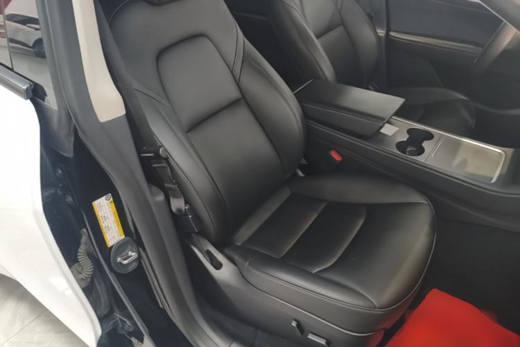 Used Tesla Model Y 2023 Rear-Wheel-Drive Version Right Front Seat