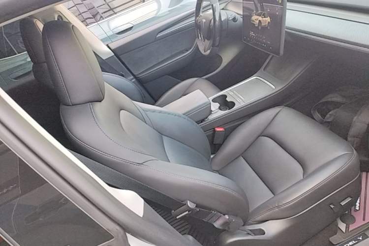 Used Tesla Model Y 2023 Rear-Wheel-Drive Version Right Front Seat