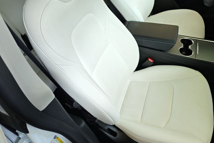 Used Tesla Model Y 2023 Long-Range All-Wheel-Drive Version Right Front Seat