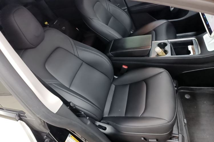 Used Tesla Model Y 2023 High-Performance All-Wheel-Drive Version Right Front Seat