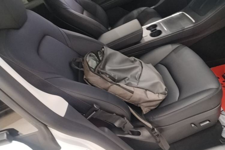 Used Tesla Model Y 2023 Rear-Wheel-Drive Version Right Front Seat