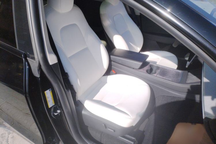 Used Tesla Model Y 2023 Rear-Wheel-Drive Version Right Front Seat