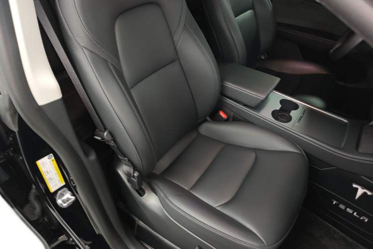 Used Tesla Model Y 2023 Rear-Wheel-Drive Version Right Front Seat
