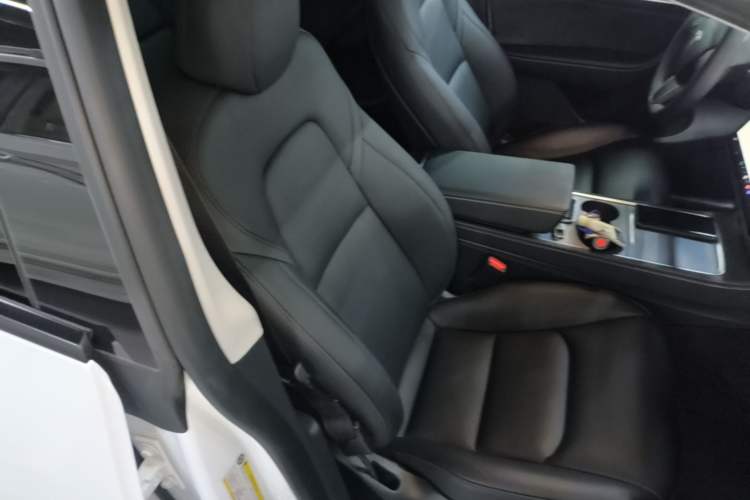 Used Tesla Model Y 2023 Rear-Wheel-Drive Version Right Front Seat
