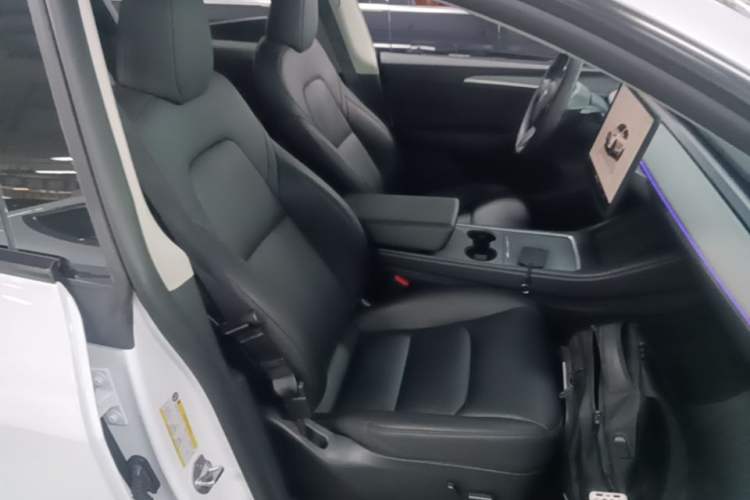 Used Tesla Model Y 2023 Long-Range All-Wheel-Drive Version Right Front Seat