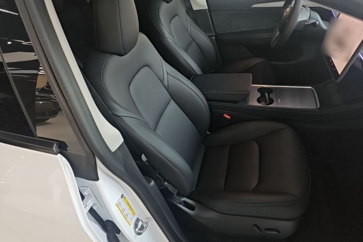 Used Tesla Model Y 2023 Rear-Wheel-Drive Version Right Front Seat