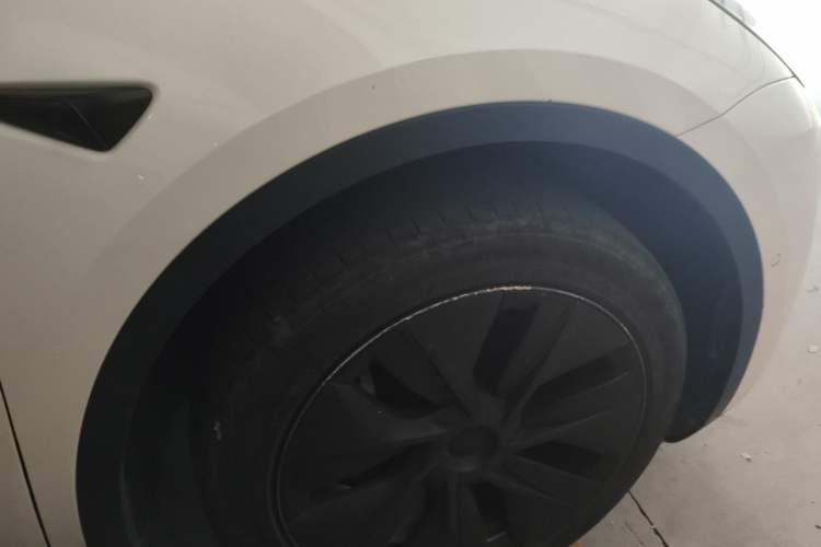 Used Tesla Model Y 2023 Rear-Wheel-Drive Version Right Front Wheel Hub
