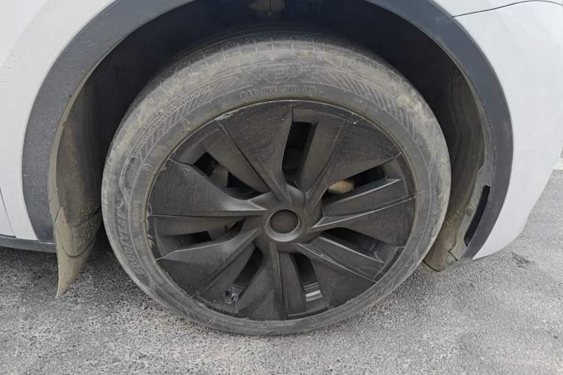 Used Tesla Model Y 2023 Rear-Wheel-Drive Version Right Front Wheel Hub