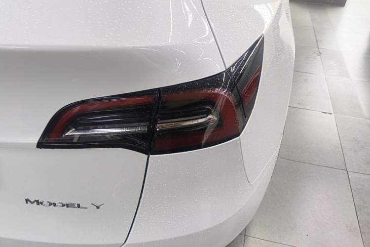 Used Tesla Model Y 2023 Rear-Wheel-Drive Version Right Rear Taillight