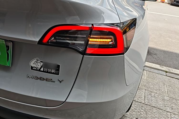 Used Tesla Model Y 2023 Rear-Wheel-Drive Version Right Rear Taillight