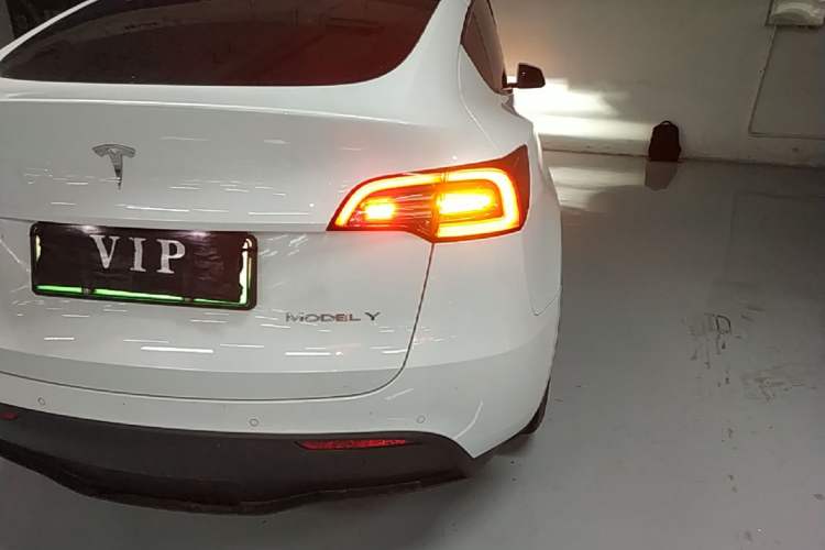 Used Tesla Model Y 2023 Long-Range All-Wheel-Drive Version Right Rear Taillight