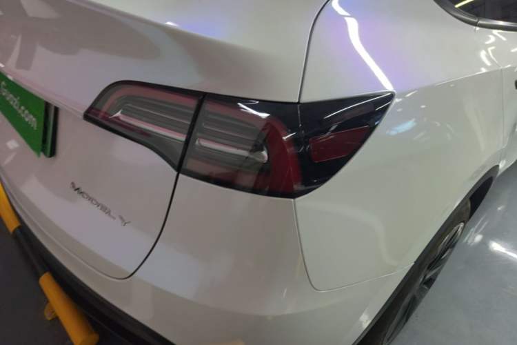 Used Tesla Model Y 2023 Rear-Wheel-Drive Version Right Rear Taillight