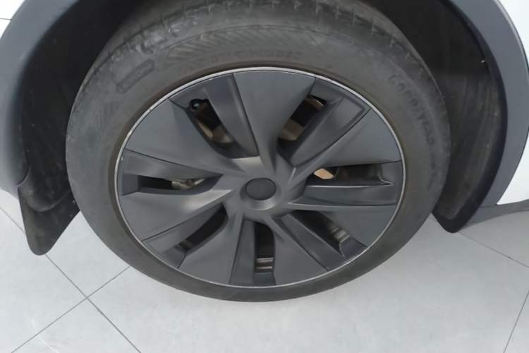 Used Tesla Model Y 2023 Rear-Wheel-Drive Version Right Rear Wheel Hub