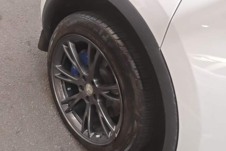 Used Tesla Model Y 2023 Rear-Wheel-Drive Version Right Rear Wheel Hub