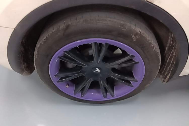 Used Tesla Model Y 2023 Rear-Wheel-Drive Version Right Rear Wheel Hub
