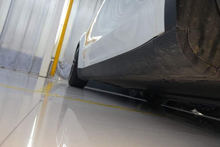 Used Tesla Model Y 2023 High-Performance All-Wheel-Drive Version Right Side Sill