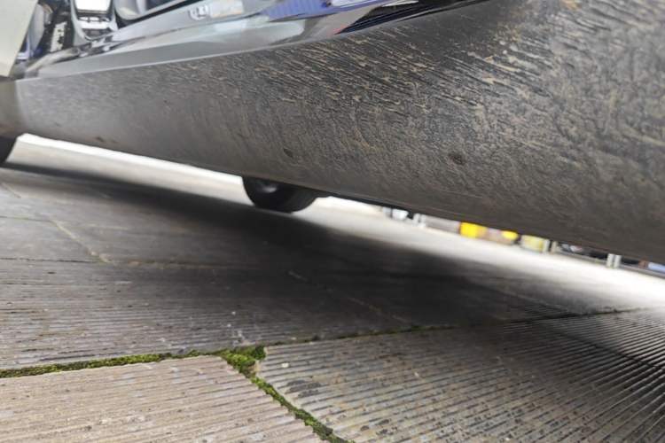 Used Tesla Model Y 2023 Rear-Wheel-Drive Version Right Side Sill