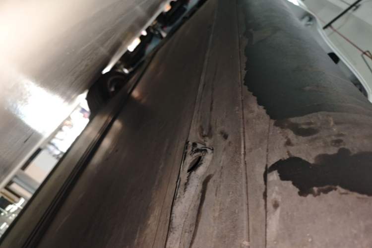 Used Tesla Model Y 2023 Long-Range All-Wheel-Drive Version Right Side Sill