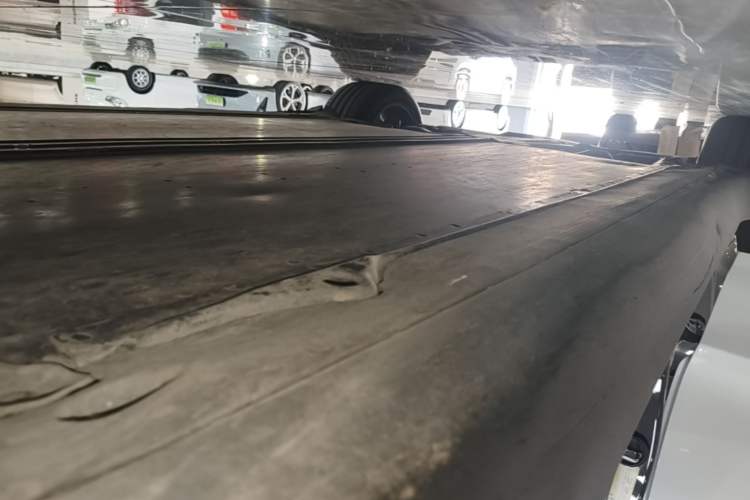 Used Tesla Model Y 2023 Rear-Wheel-Drive Version Right Side Sill