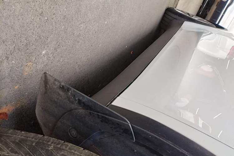 Used Tesla Model Y 2023 Rear-Wheel-Drive Version Right Side Sill