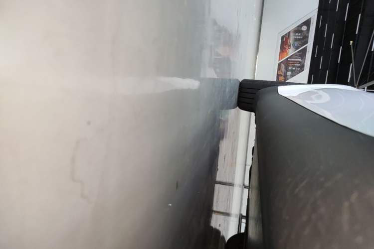 Used Tesla Model Y 2023 Rear-Wheel-Drive Version Right Side Sill
